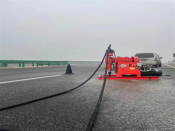 盐湖马路路基路面开裂下沉注浆加固灌浆